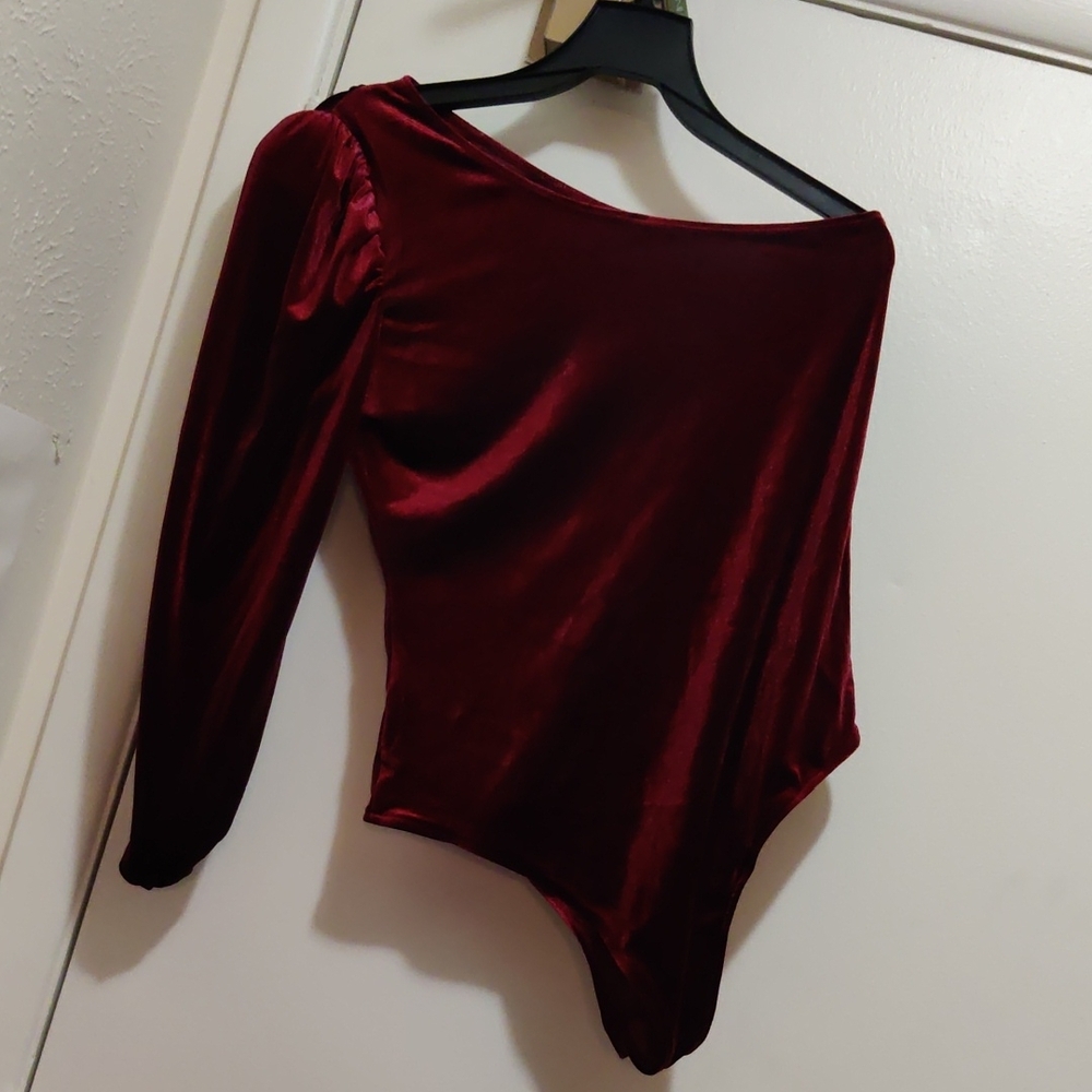 Shinestar Burgundy Velvet One-Shoulder Bodysuit - Picture 4 of 5